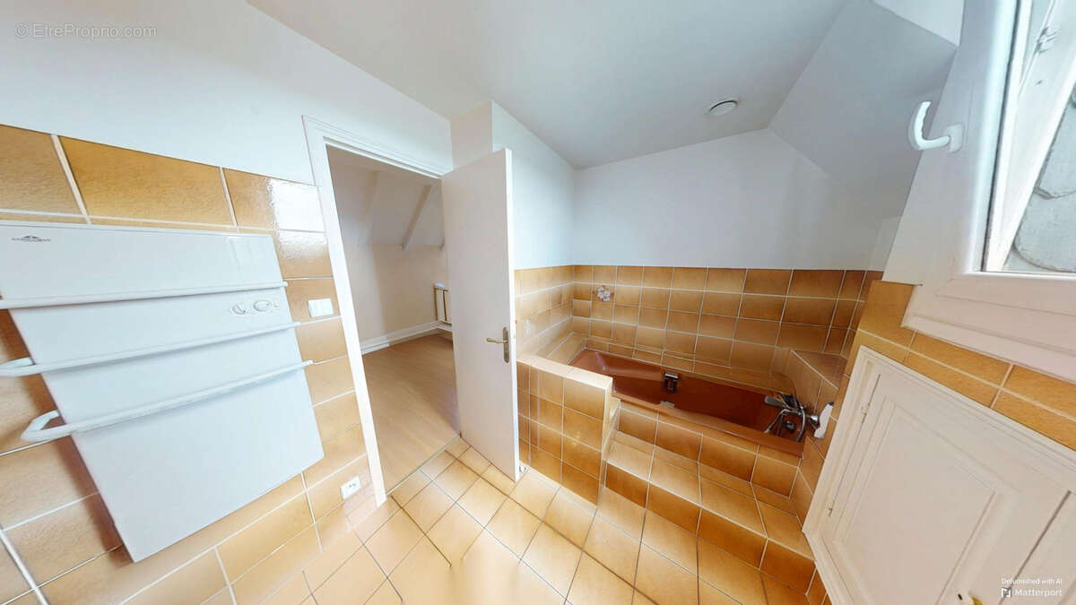 Maison à ONET-LE-CHATEAU