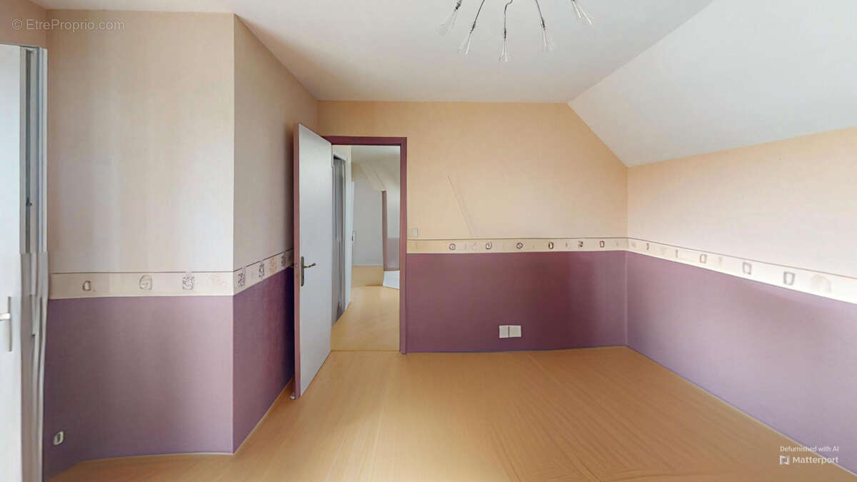 Maison à ONET-LE-CHATEAU