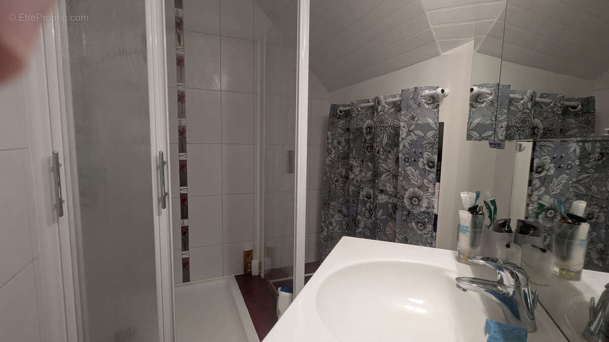 Maison à ONET-LE-CHATEAU