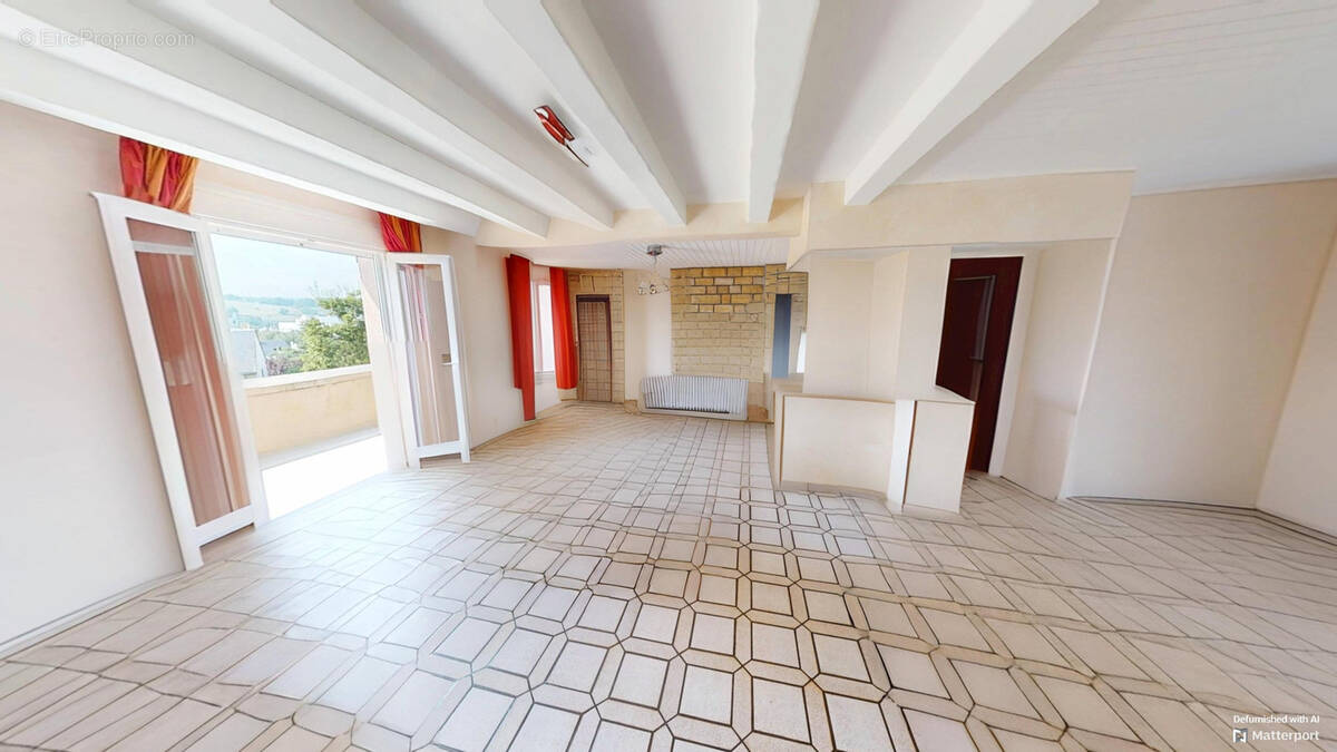 Maison à ONET-LE-CHATEAU