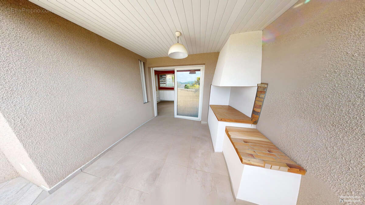 Maison à ONET-LE-CHATEAU