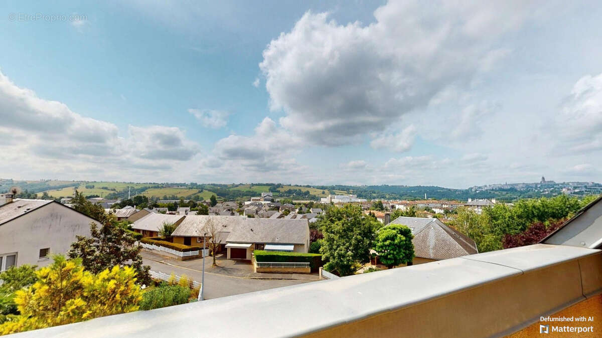 Maison à ONET-LE-CHATEAU