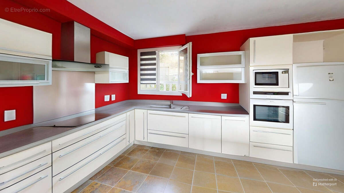 Maison à ONET-LE-CHATEAU