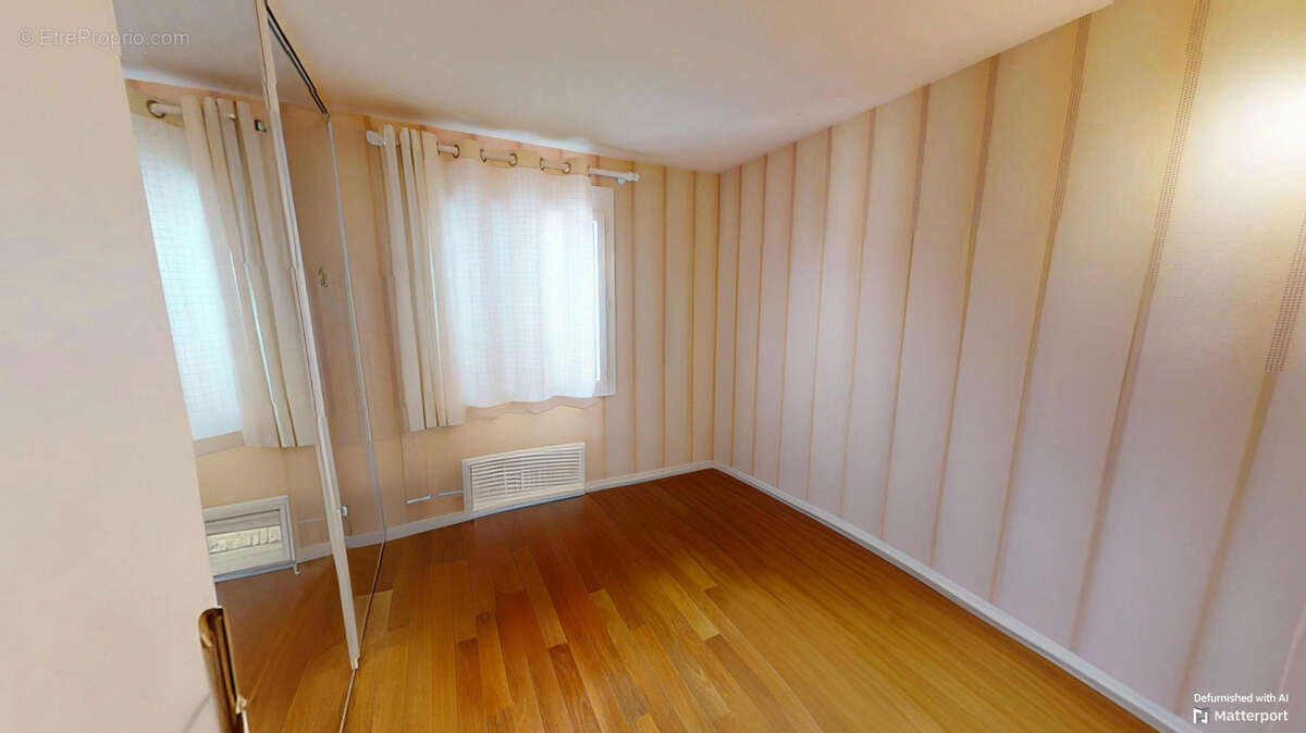 Maison à ONET-LE-CHATEAU