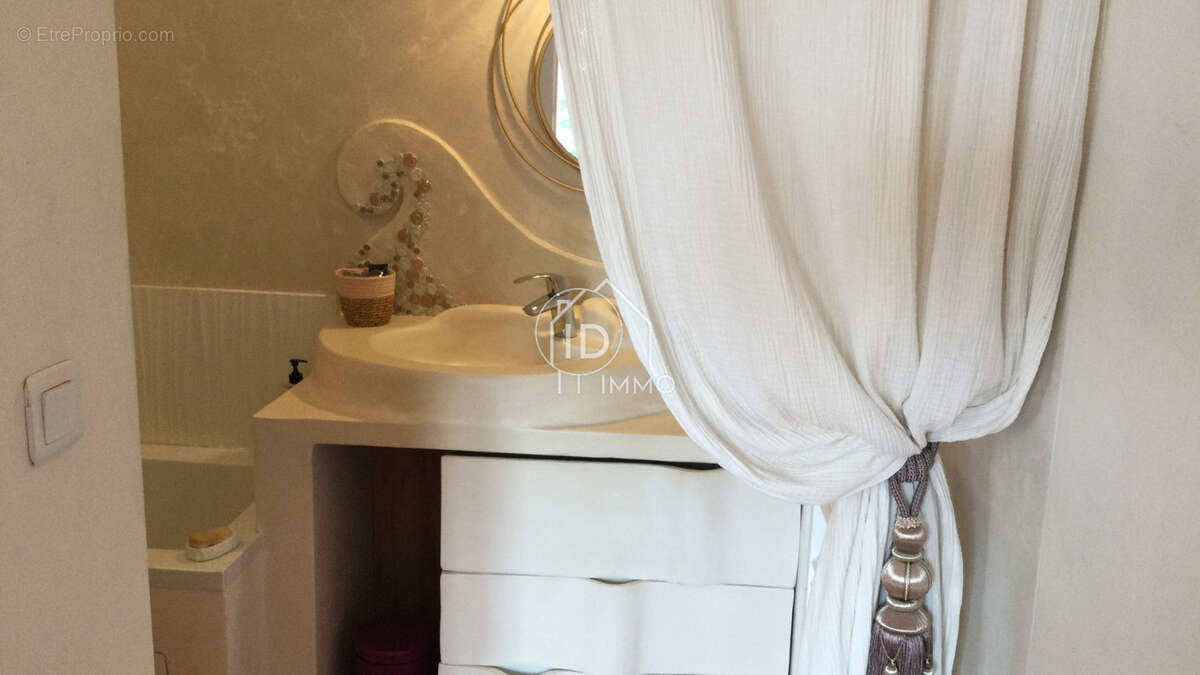 Maison à VILLEFRANCHE-DE-LONCHAT