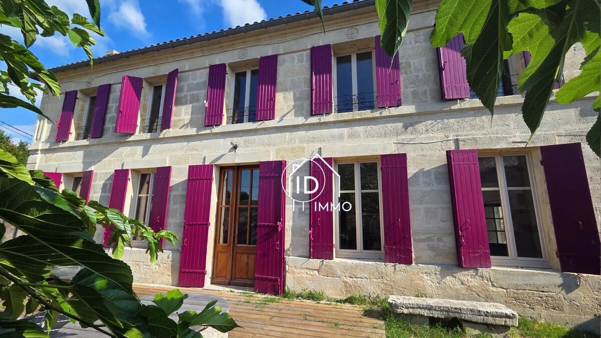 Maison à VILLEFRANCHE-DE-LONCHAT