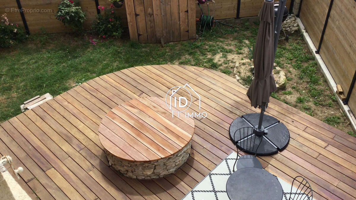 Maison à VILLEFRANCHE-DE-LONCHAT