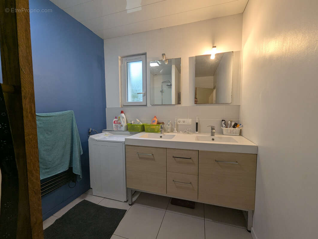 Maison à LES HERBIERS