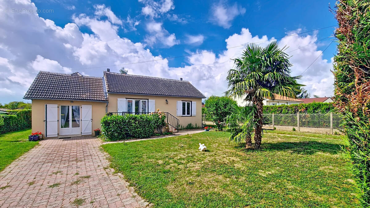 Maison à FERRIERES-EN-GATINAIS