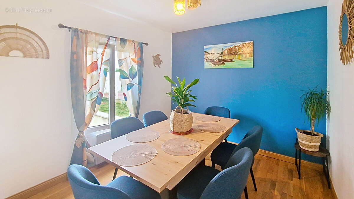 Maison à FERRIERES-EN-GATINAIS