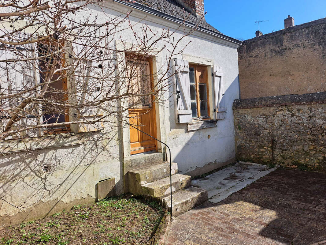 Maison à SAINT-CALAIS