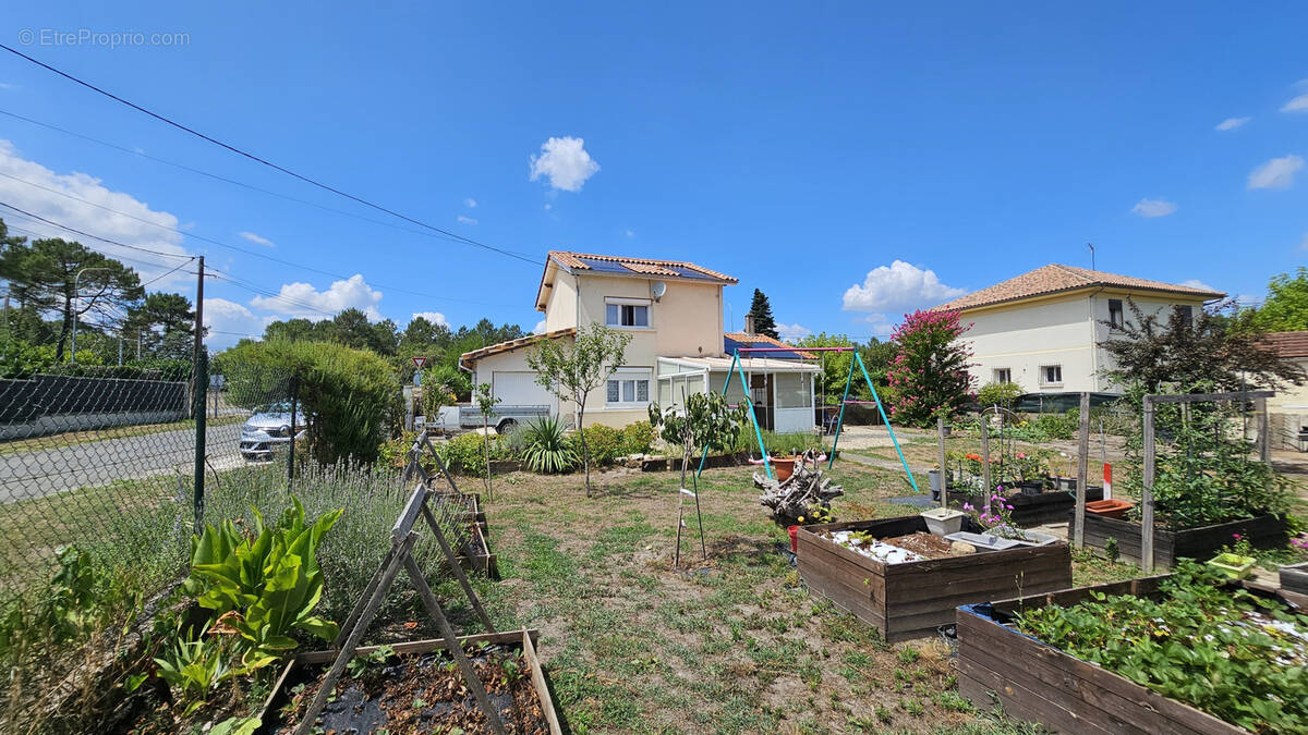 Maison à CASTELJALOUX