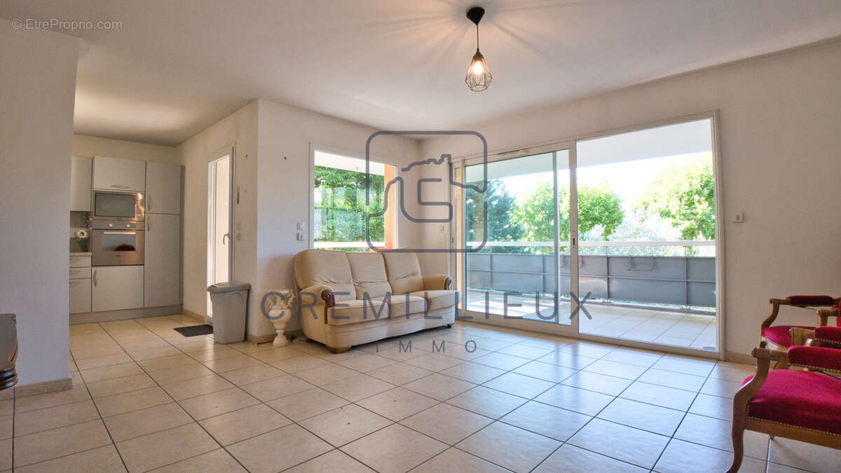 Appartement à GUILHERAND-GRANGES