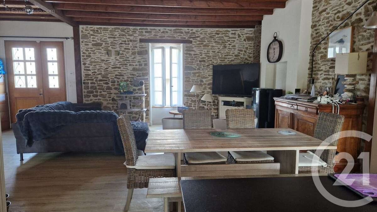 Maison à TALMONT-SAINT-HILAIRE