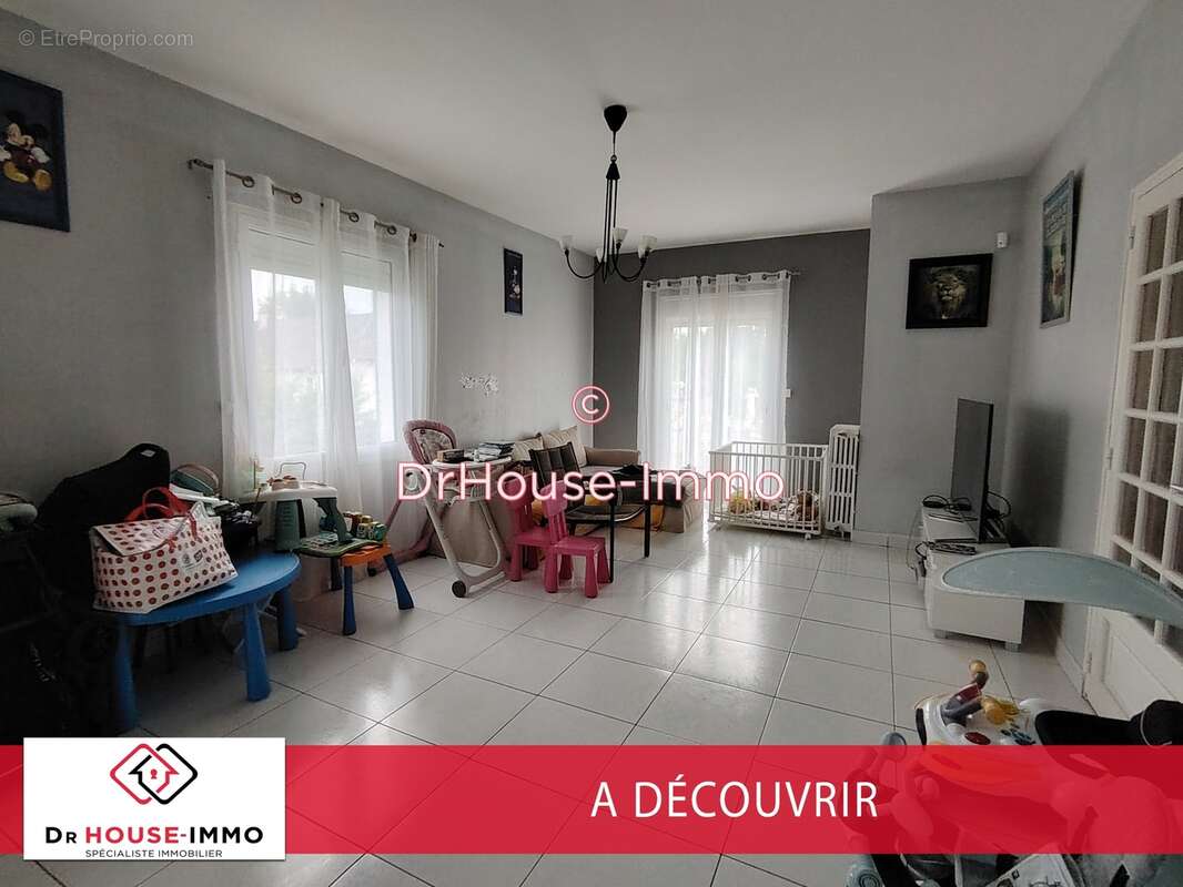 Maison à FERRIERES-EN-GATINAIS