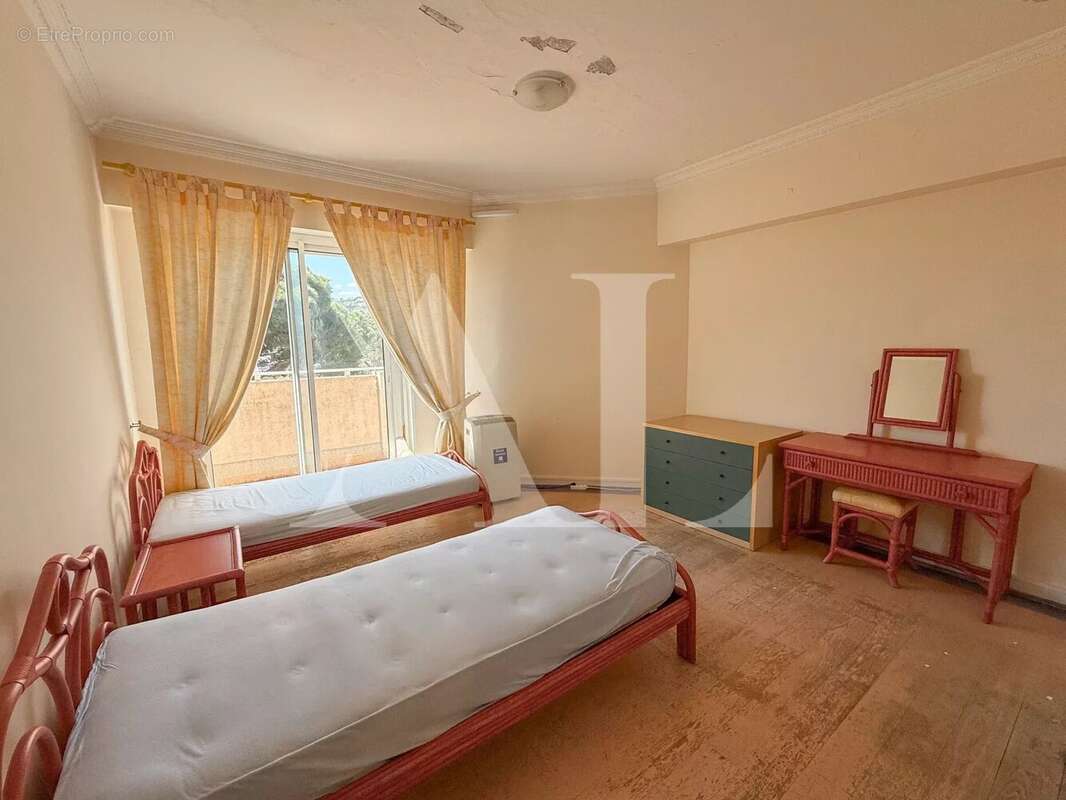 Appartement à VALLAURIS