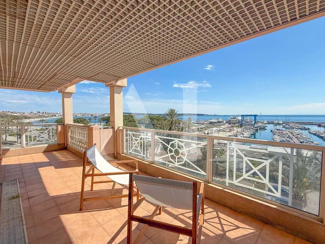 Appartement à VALLAURIS