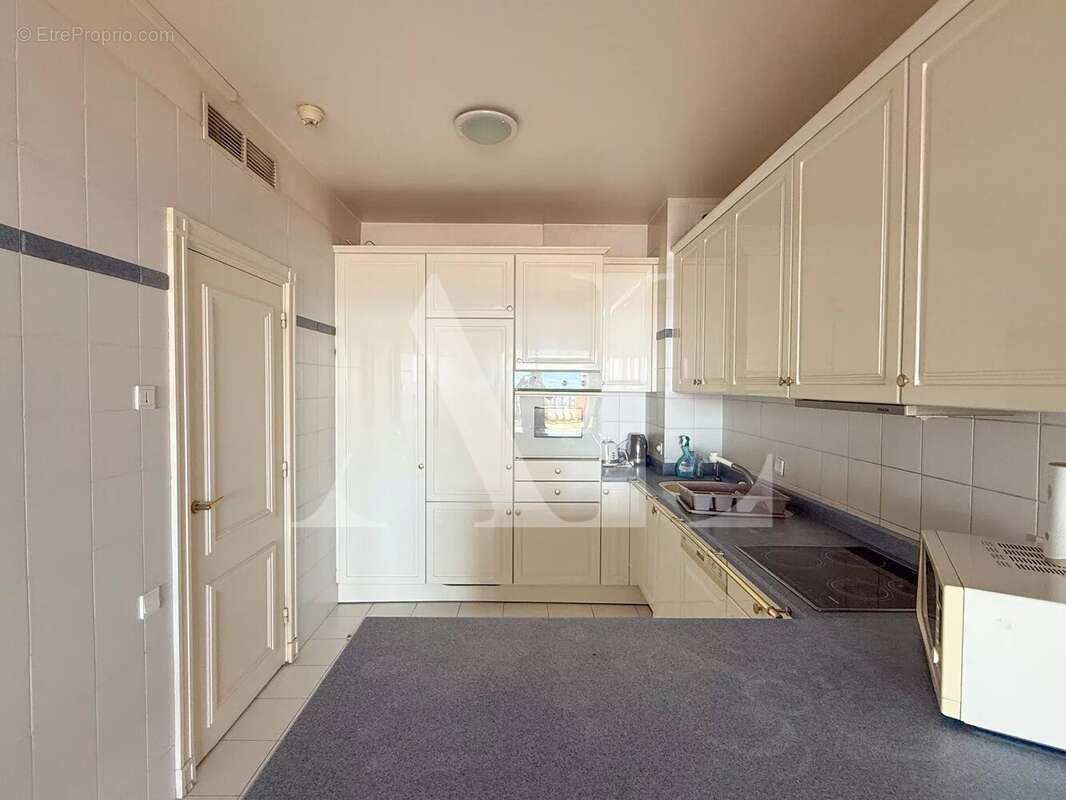 Appartement à VALLAURIS