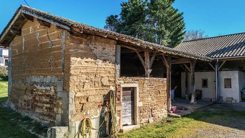 Maison à GENOUILLEUX