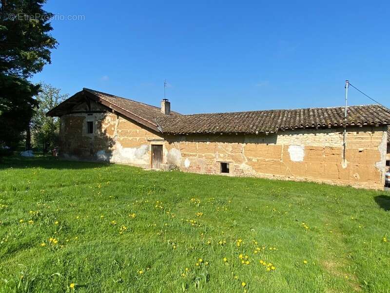 Maison à GENOUILLEUX