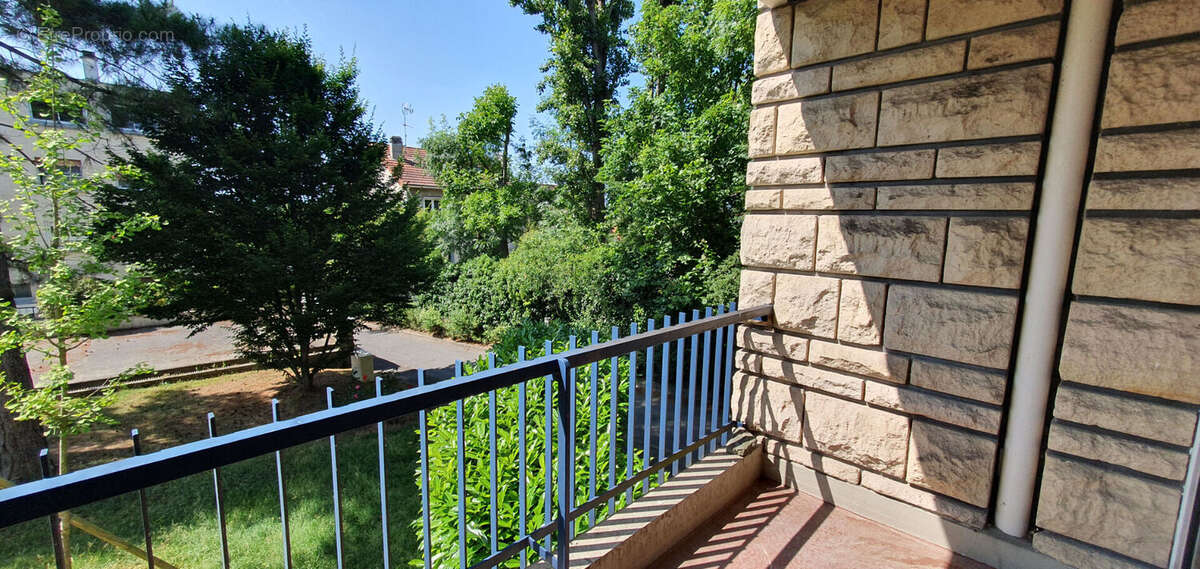 Appartement à L&#039;HAY-LES-ROSES