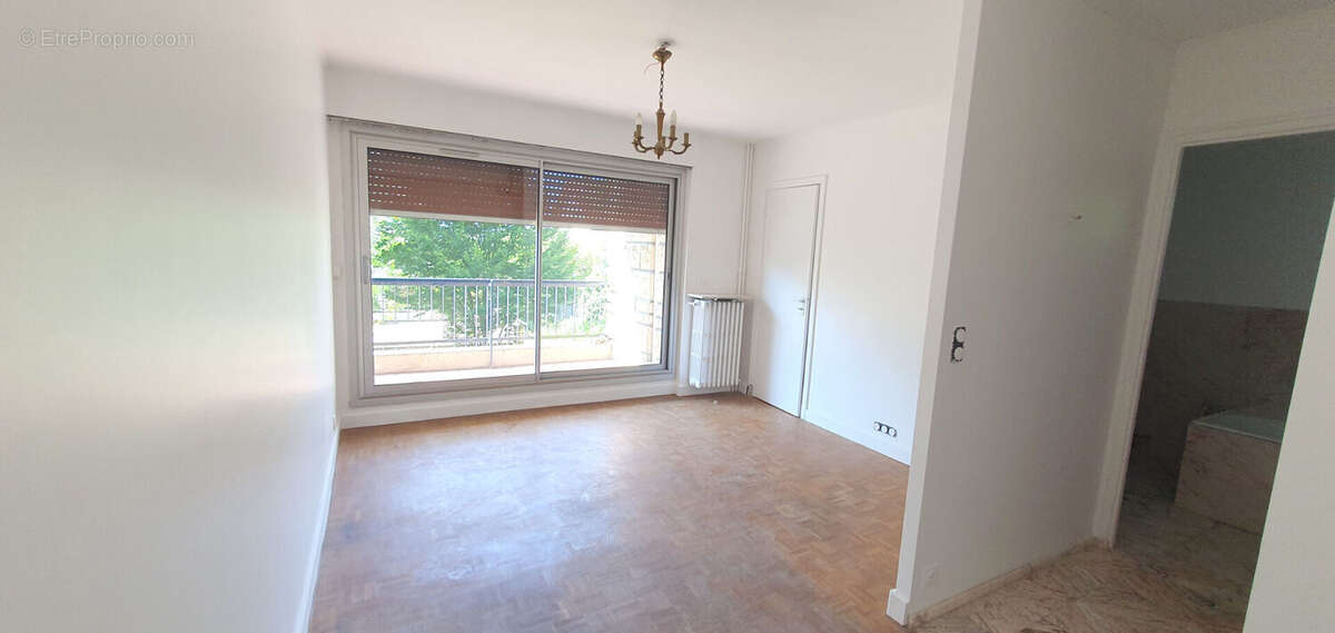 Appartement à L&#039;HAY-LES-ROSES