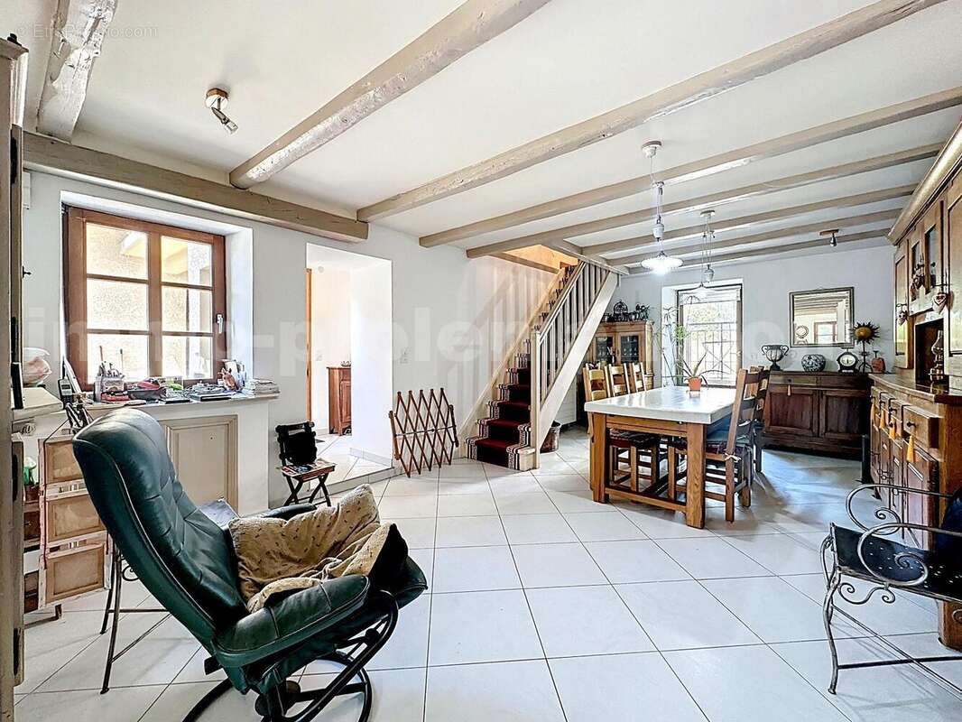 Maison_mitoyenne_arthaz_pont_notre_dame_5_pieces_vue_calme_proche_genève_suisse_frontière_lumineux_Salon_séjour_salle_a_manger_ - Maison à ARTHAZ-PONT-NOTRE-DAME