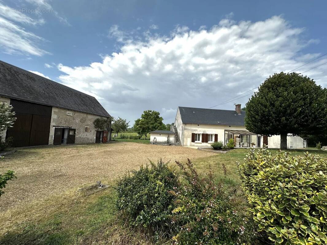 Maison à CHANNAY-SUR-LATHAN