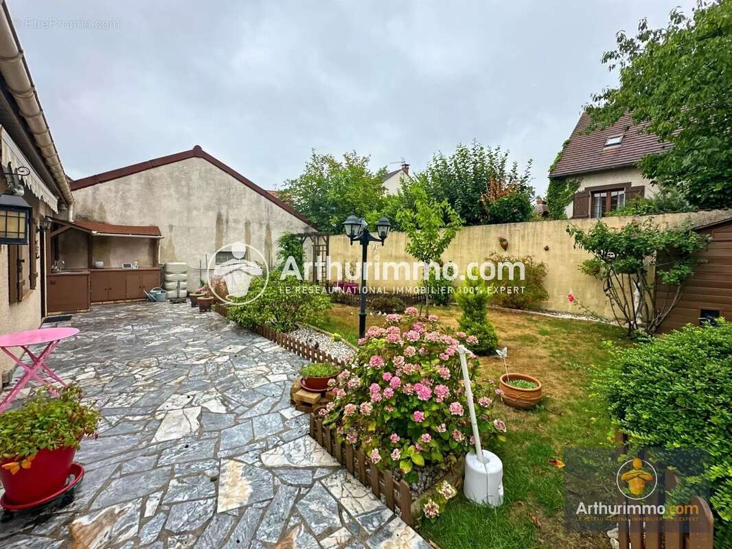 Maison à CORBEIL-ESSONNES