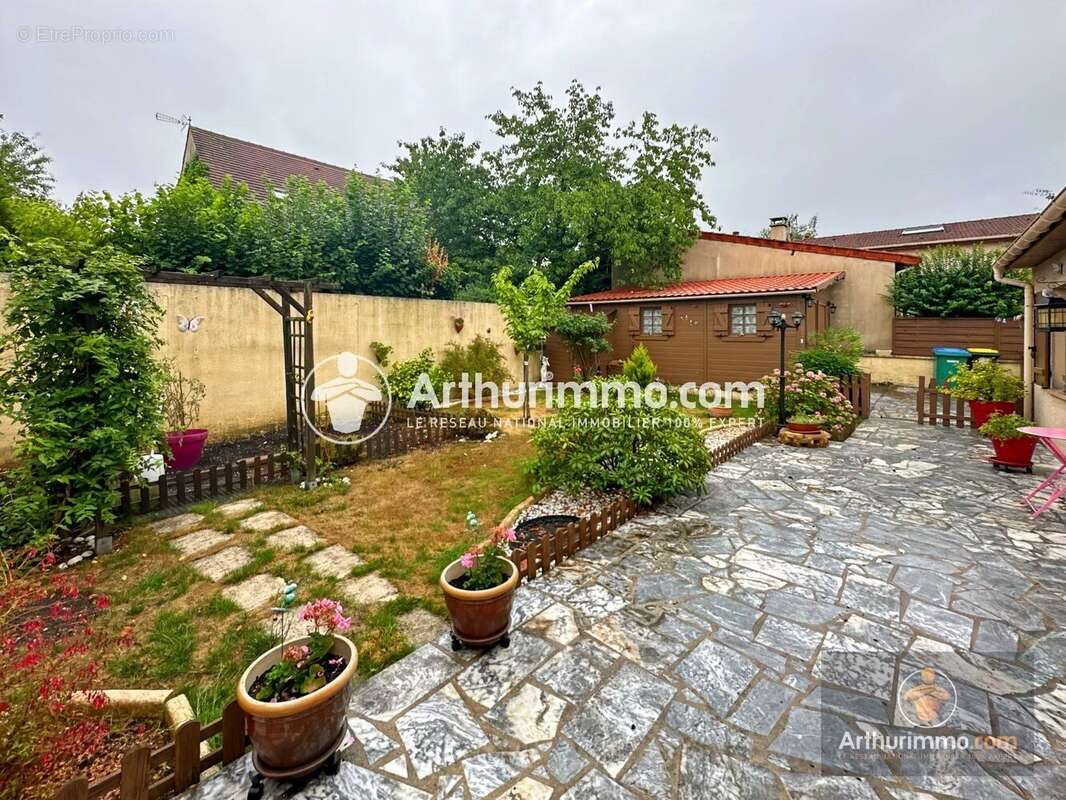 Maison à CORBEIL-ESSONNES