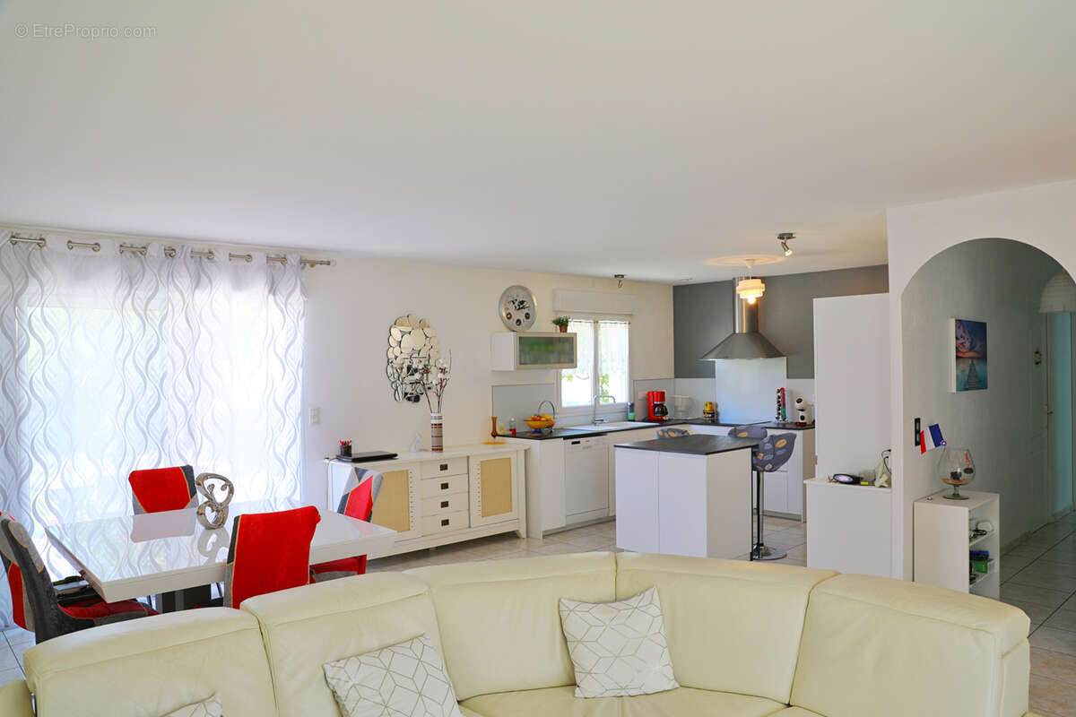 Maison à SAINT-GEORGES-DE-DIDONNE