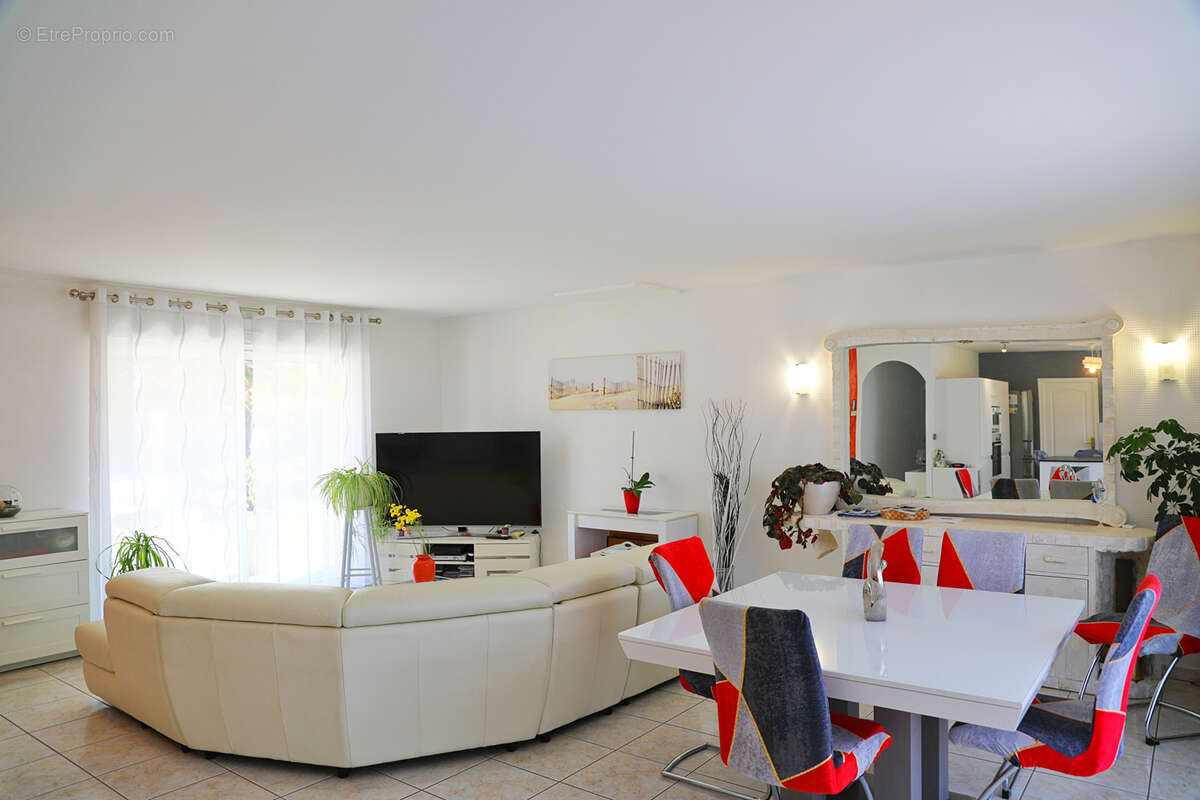 Maison à SAINT-GEORGES-DE-DIDONNE