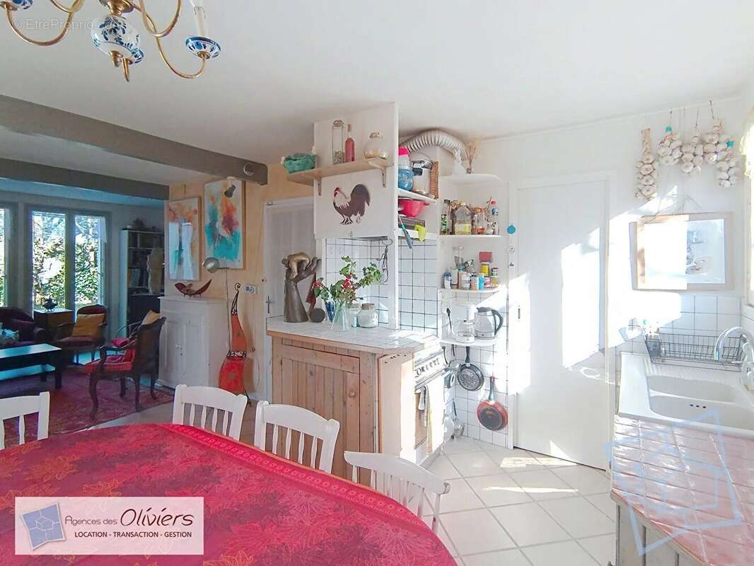 Maison à VOISINS-LE-BRETONNEUX