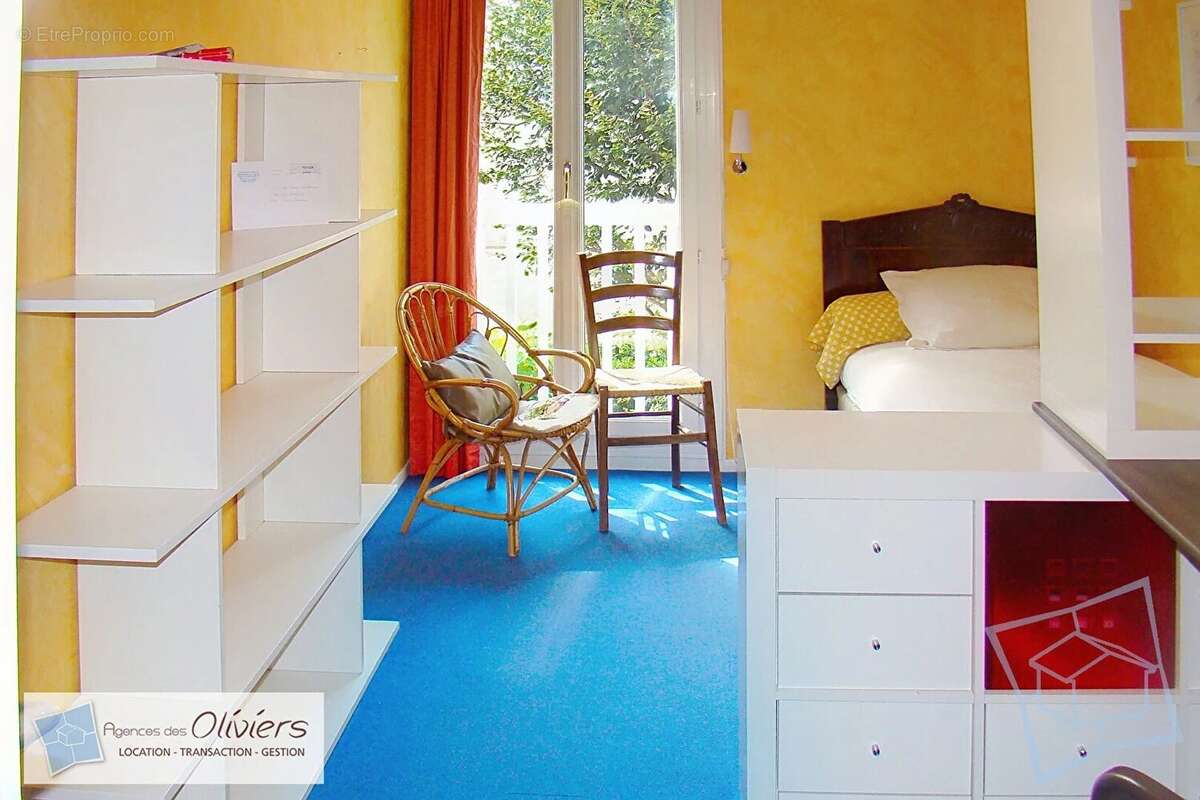 Maison à VOISINS-LE-BRETONNEUX