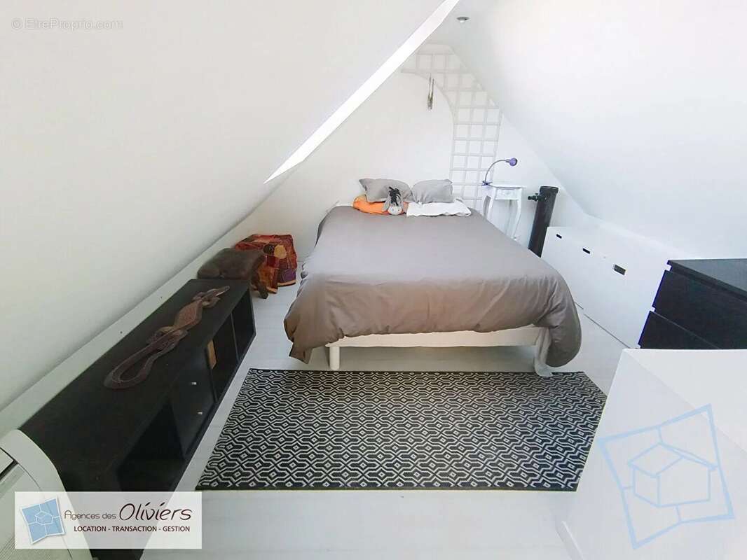 Maison à VOISINS-LE-BRETONNEUX