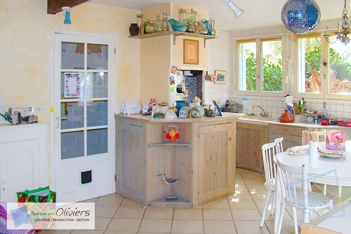 Maison à VOISINS-LE-BRETONNEUX