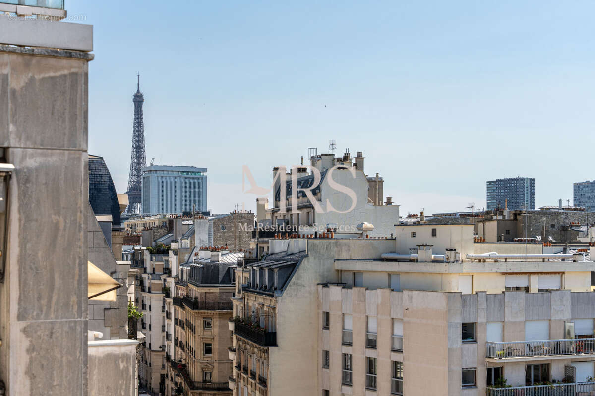 Appartement à PARIS-16E