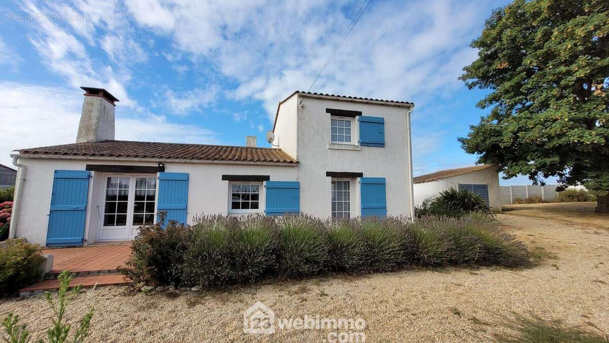 Maison de 94m² - Maison à LONGEVILLE-SUR-MER