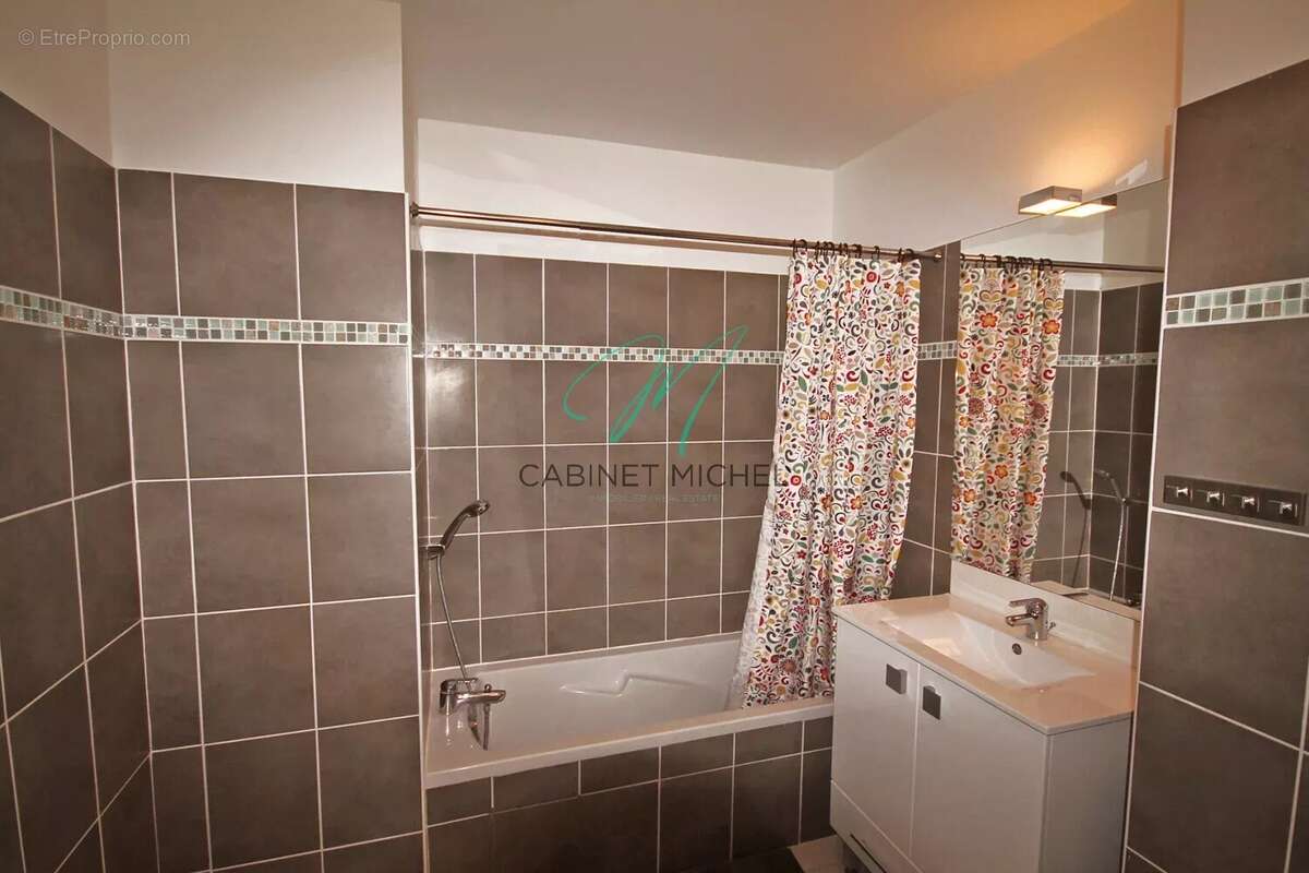 Appartement à LE ROURET