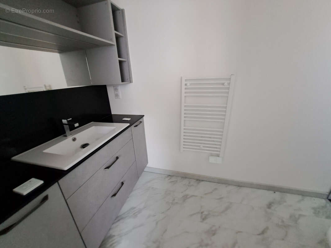 Maison à MONLEON-MAGNOAC