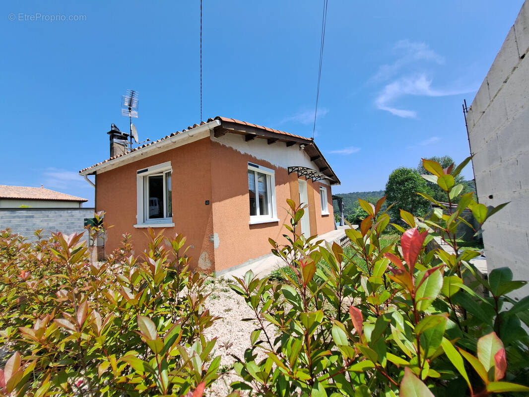 Maison à MONLEON-MAGNOAC