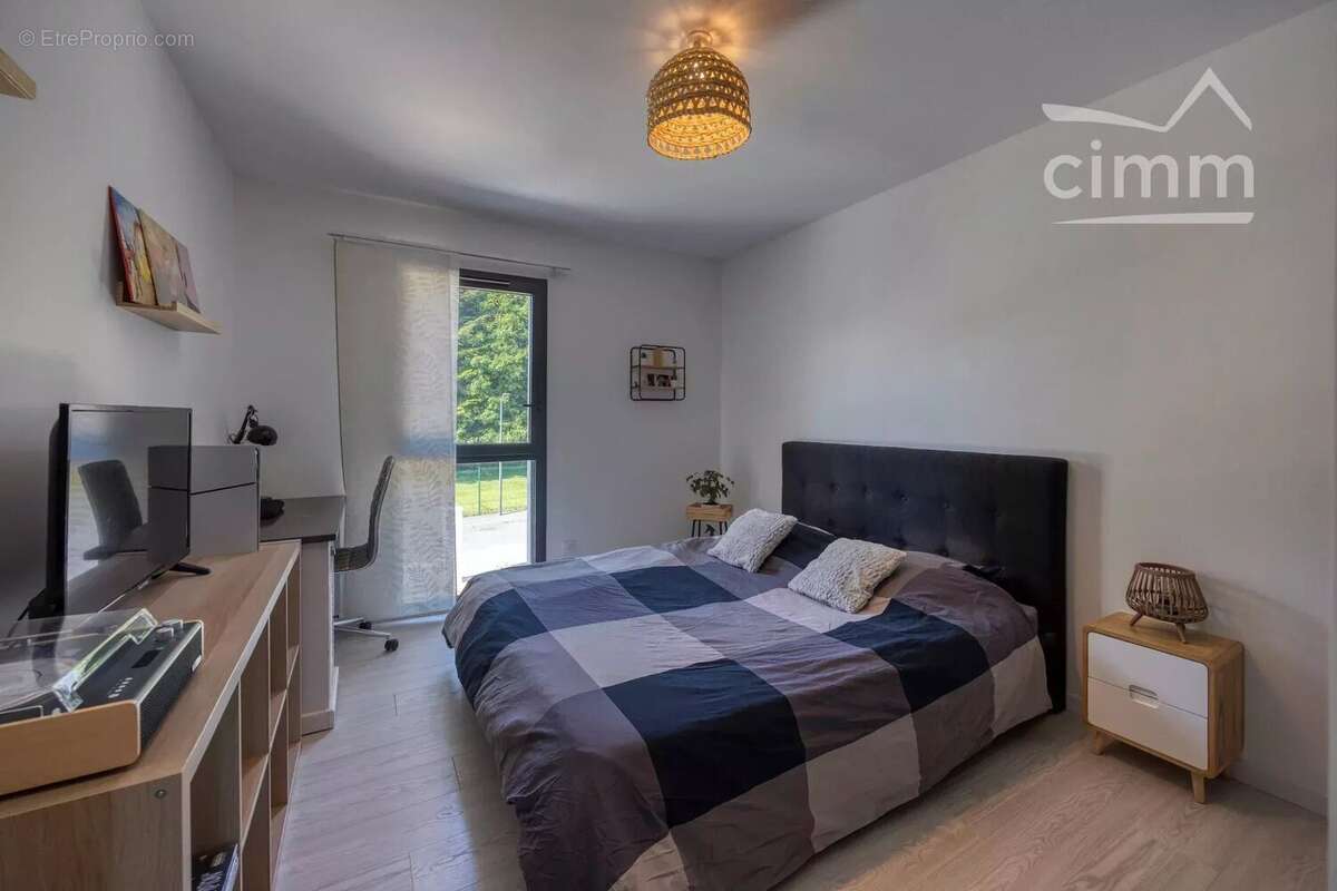 Maison à LA TERRASSE