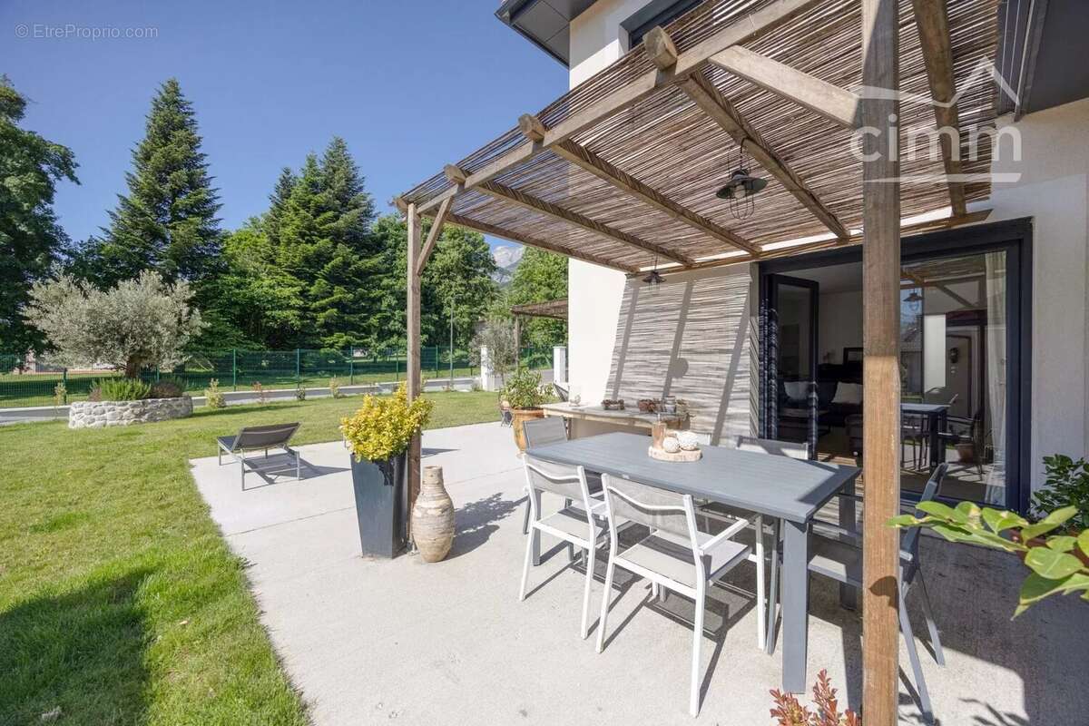 Maison à LA TERRASSE