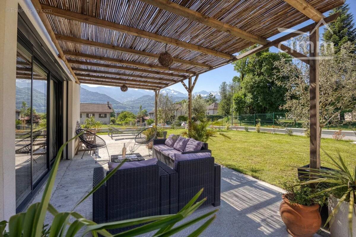 Maison à LA TERRASSE