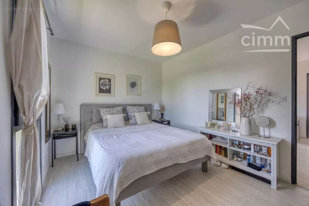 Maison à LA TERRASSE