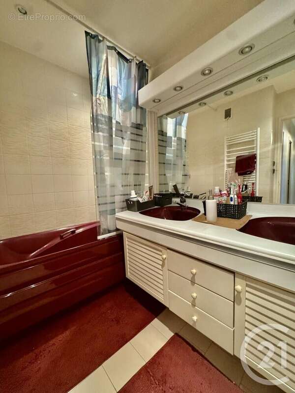 Appartement à RILLIEUX-LA-PAPE