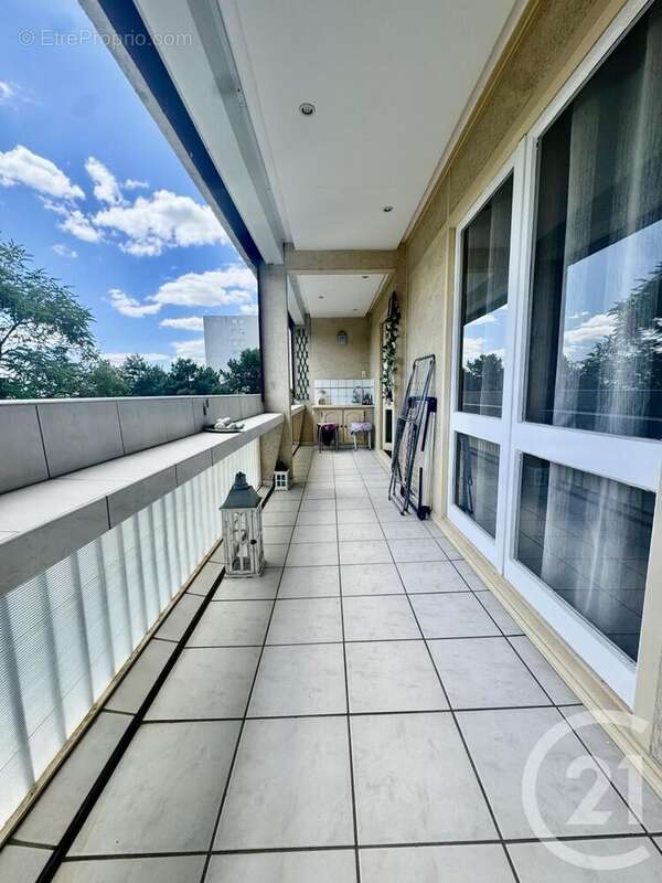 Appartement à RILLIEUX-LA-PAPE