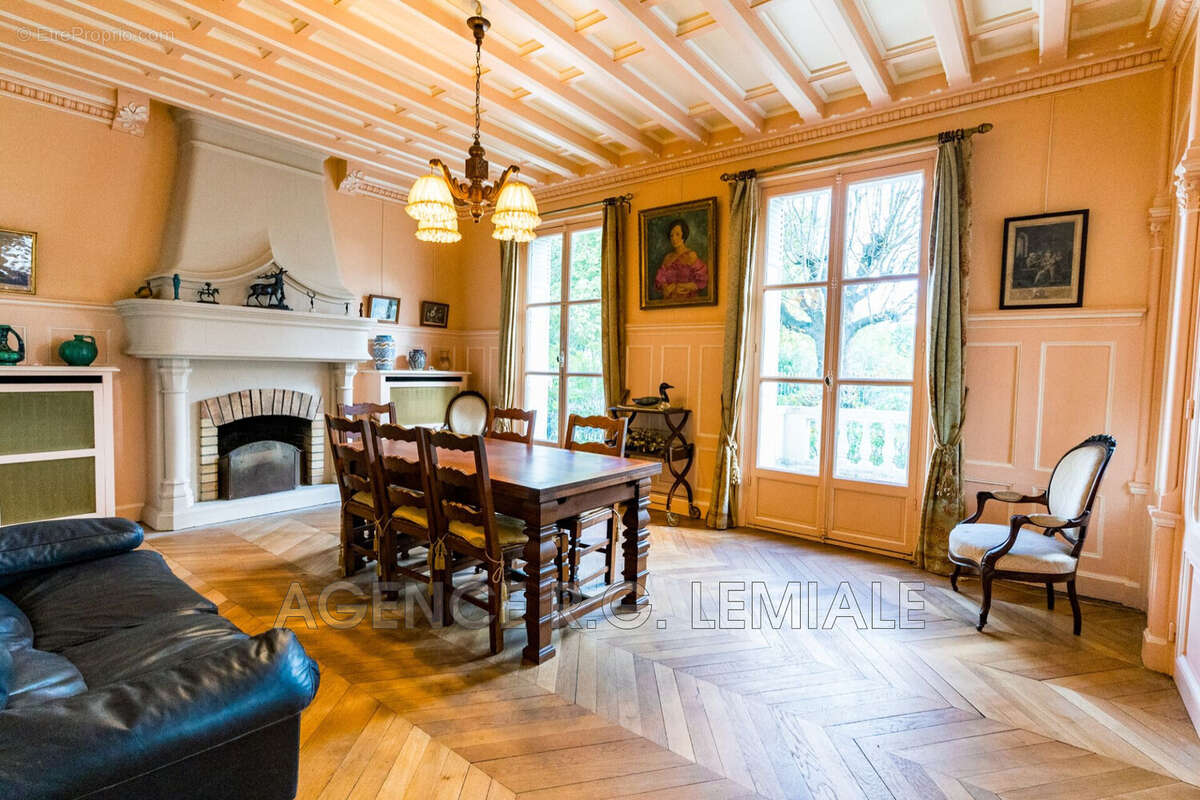 Maison à MAISONS-LAFFITTE