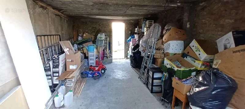 Maison à SAINTE-GENEVIEVE-DES-BOIS