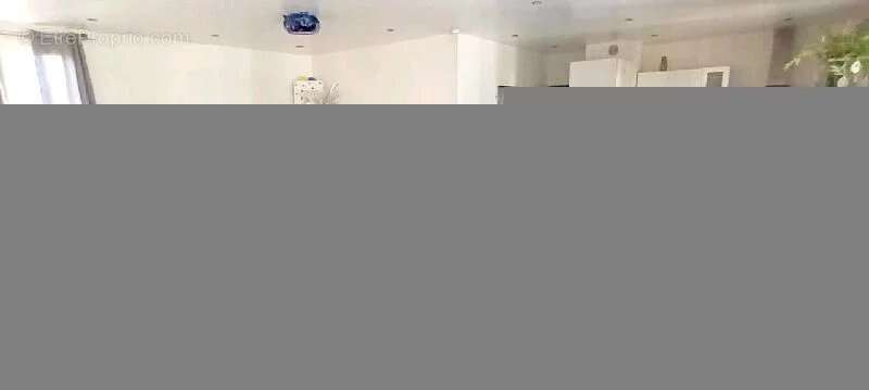 Maison à SAINTE-GENEVIEVE-DES-BOIS